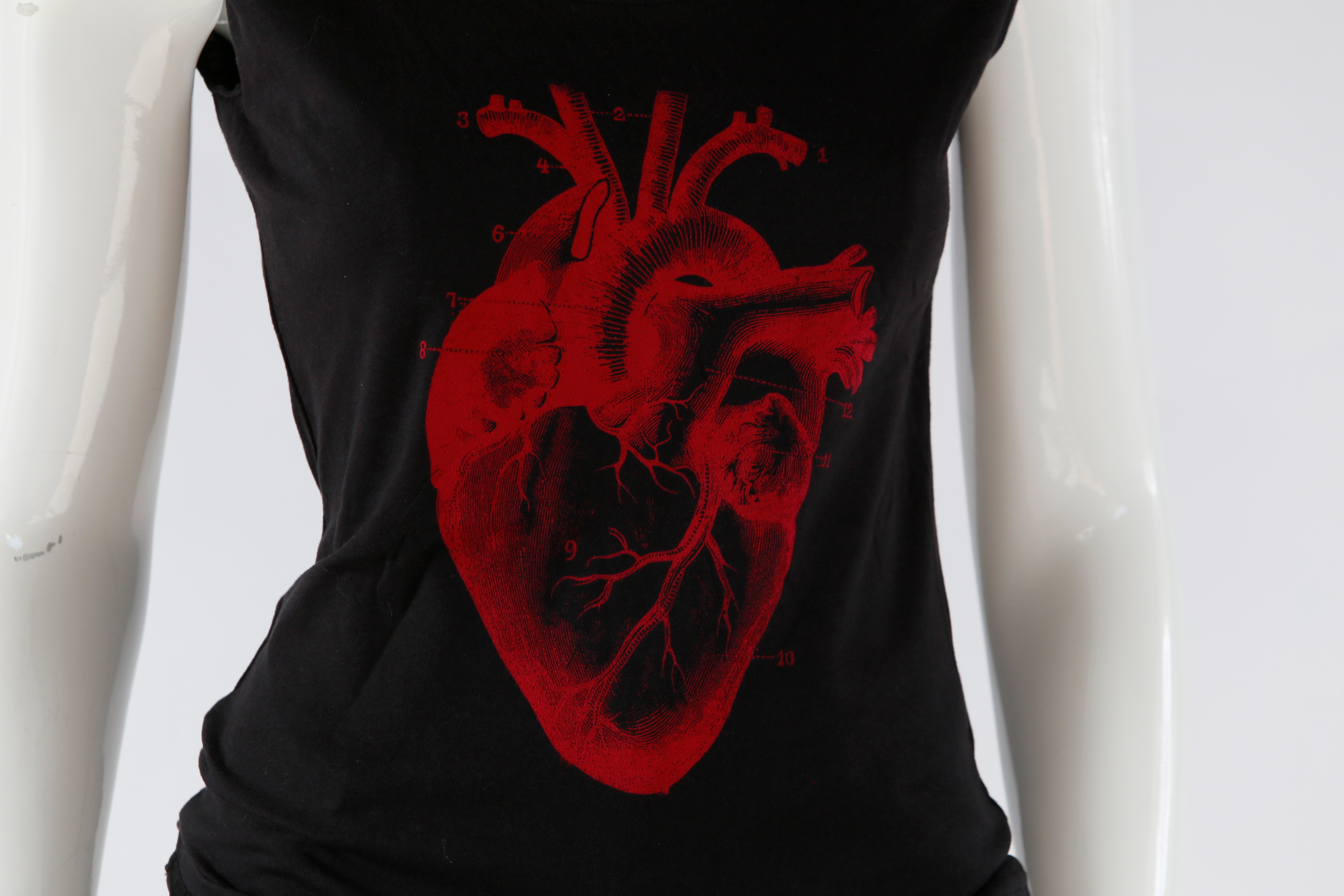Graphic Heart Women's Tee